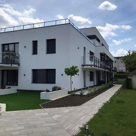Oasis Residence ไฮจ์ดุสโซบอสโล ภายนอก รูปภาพ