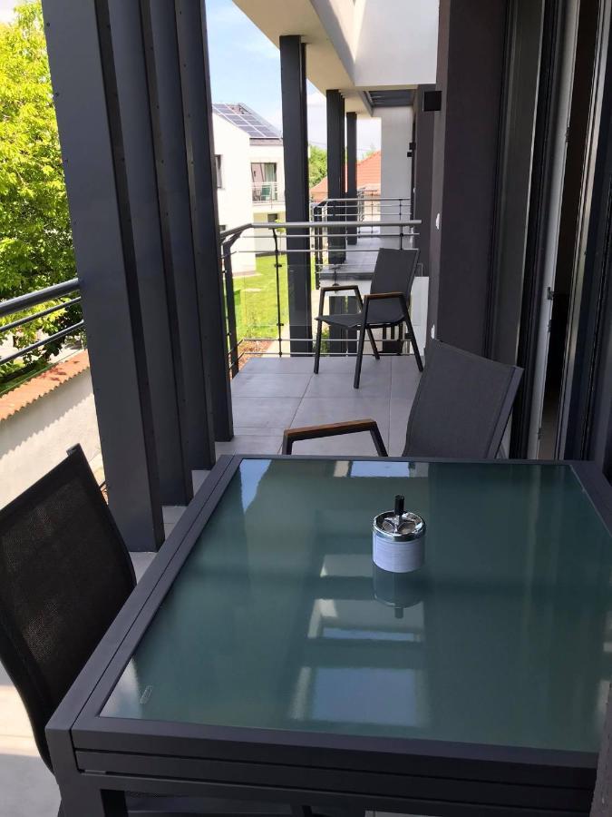 Oasis Residence ไฮจ์ดุสโซบอสโล ภายนอก รูปภาพ
