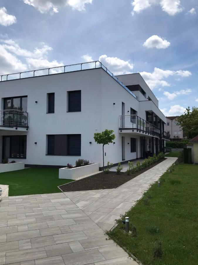 Oasis Residence ไฮจ์ดุสโซบอสโล ภายนอก รูปภาพ