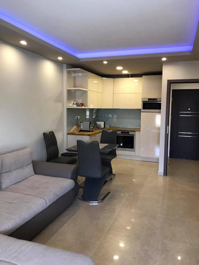 Oasis Residence ไฮจ์ดุสโซบอสโล ภายนอก รูปภาพ