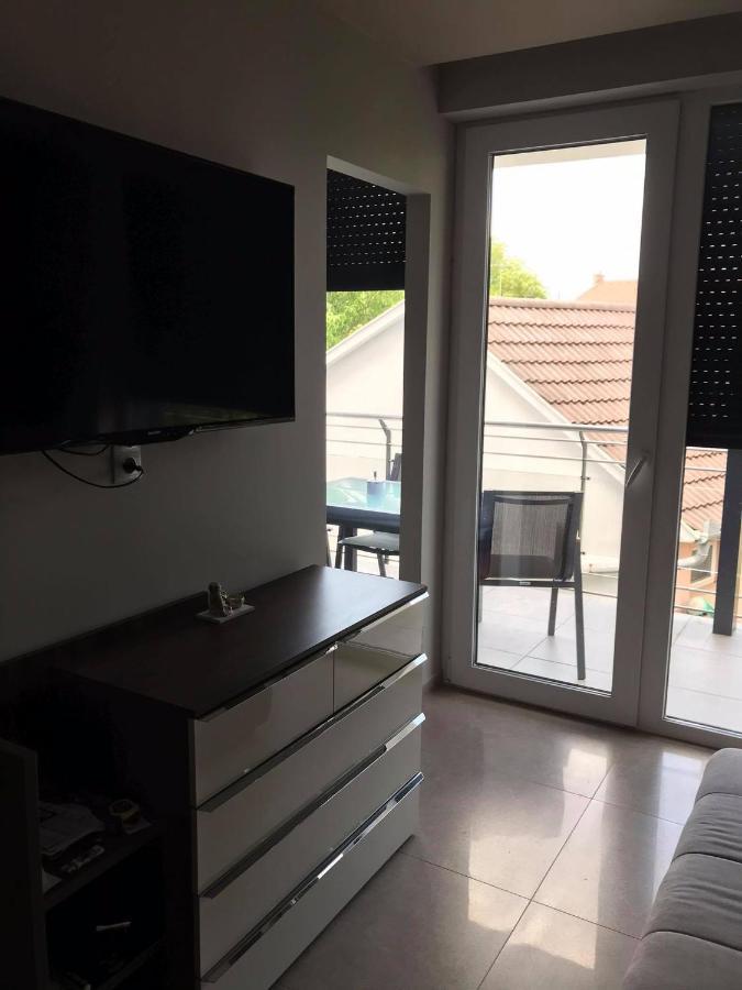 Oasis Residence ไฮจ์ดุสโซบอสโล ภายนอก รูปภาพ